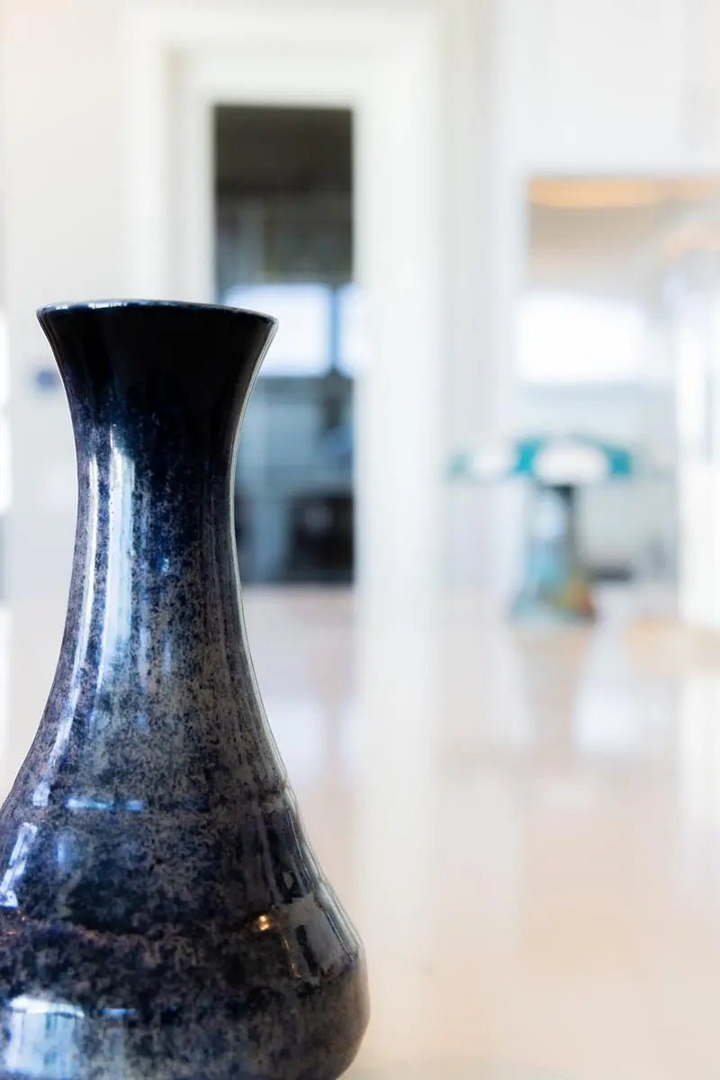 Large Decorative Porcelain Pot (Blacks & Textured Wine)